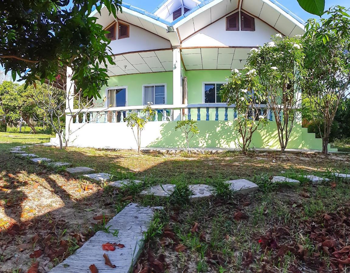 T And T House (Adults Only) Hotell Koh Phayam Exteriör bild