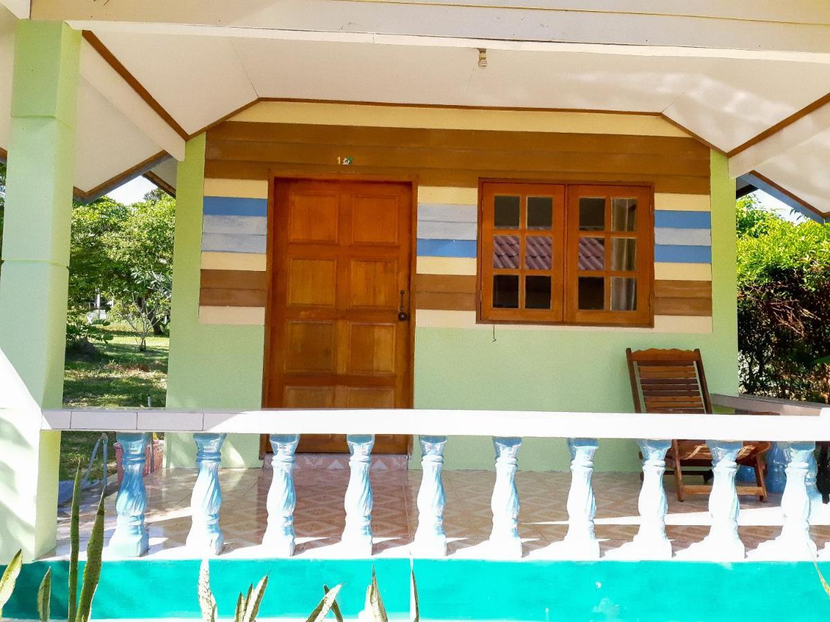 T And T House (Adults Only) Hotell Koh Phayam Exteriör bild