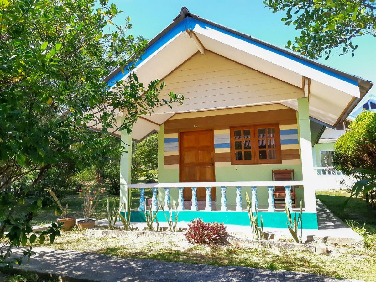 T And T House (Adults Only) Hotell Koh Phayam Exteriör bild